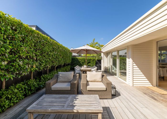  at 33 Hawkesbury Avenue, St Albans, Christchurch