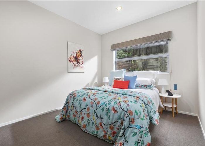  at 2/8 Wilk Lane, Browns Bay, Auckland