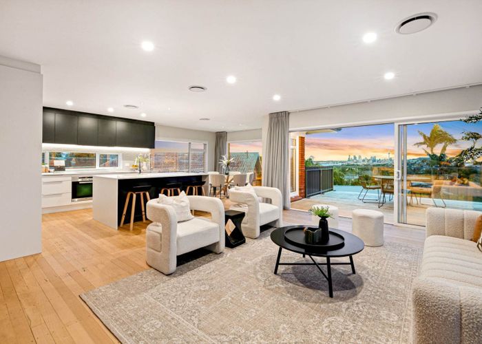  at 10 Fowler Street, Northcote, Auckland