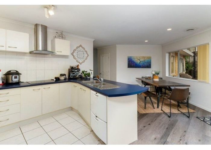  at 11 Shah Place, Glen Eden, Waitakere City, Auckland