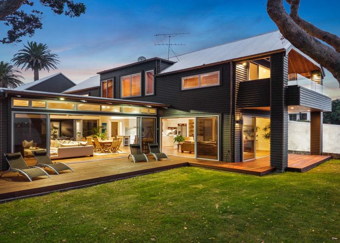  at 8 Musick Point Road, Bucklands Beach, Manukau City, Auckland