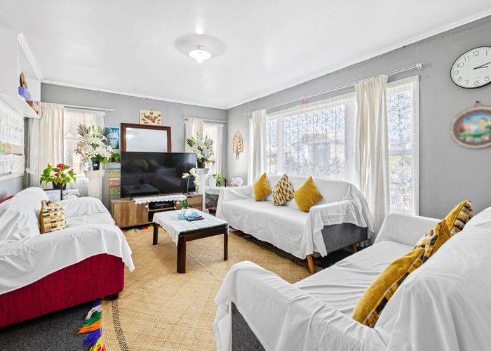  at 6 Everitt Road, Otara, Auckland