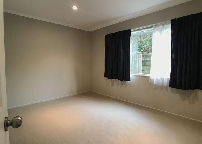  at 16 McFetridge Place, Hillcrest, Auckland