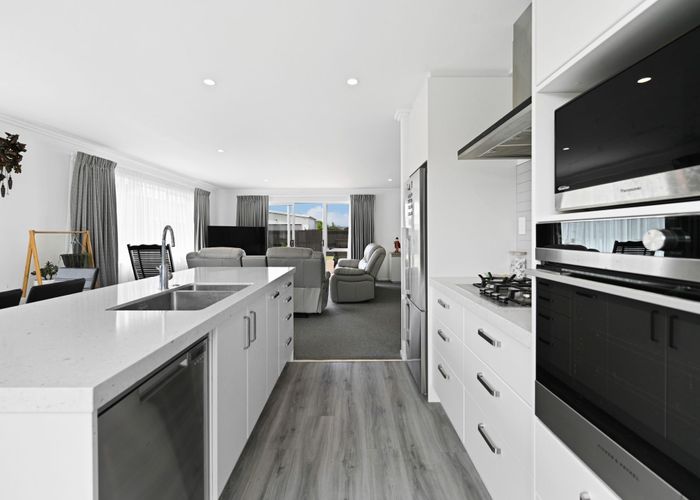 at 2 Jobe Road, Chartwell, Hamilton