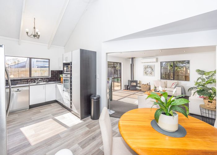  at 5 Olwyn Green, Dinsdale, Hamilton