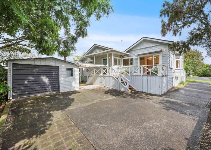  at 21 Park Avenue, Northcote, Auckland