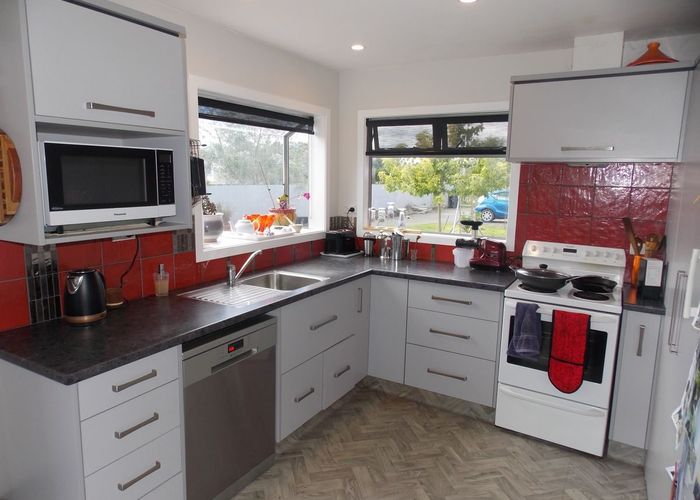  at 32 Pioneer Highway, Awapuni, Palmerston North