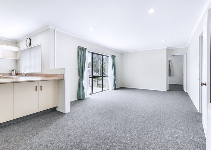  at 18 John Webb Drive, Glenview, Hamilton