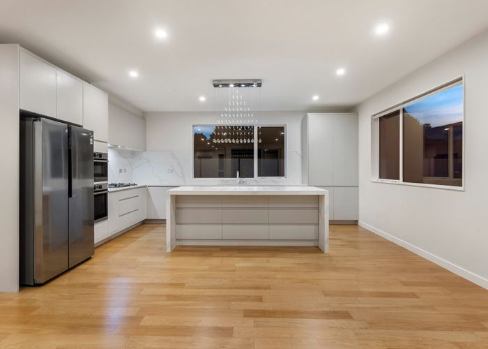  at 9B Lydia Avenue, Northcote, Auckland