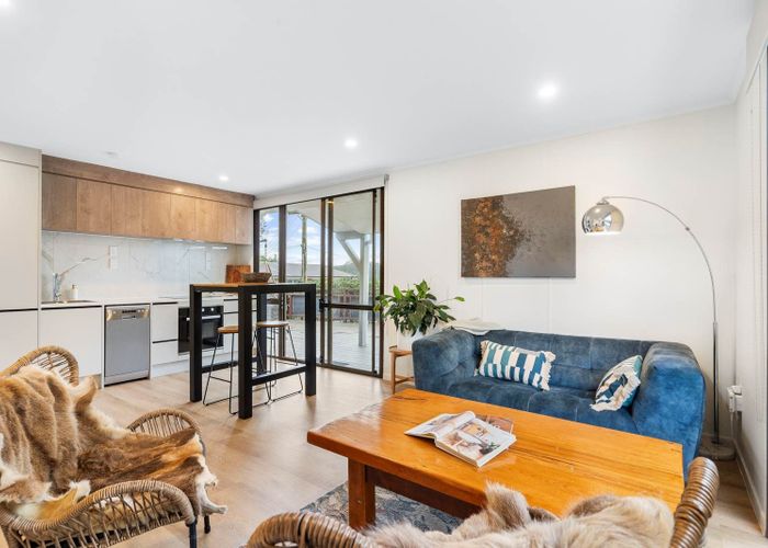  at 1/67 Tramway Road, Beach Haven, North Shore City, Auckland