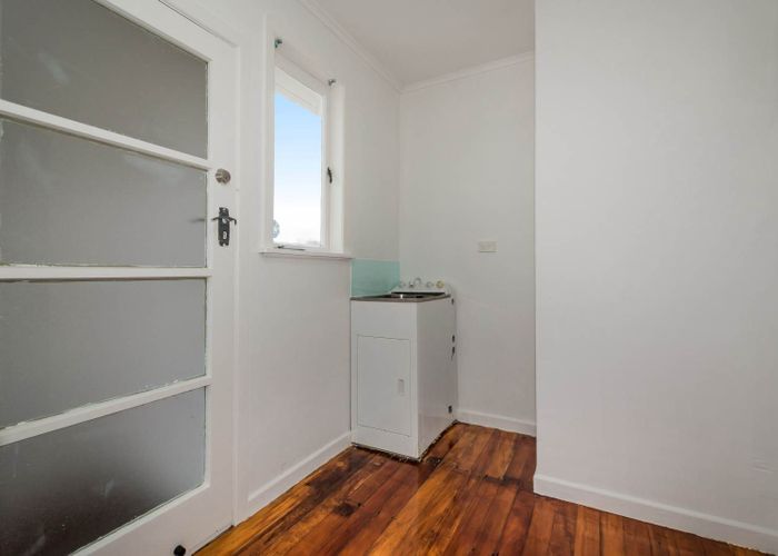  at 146 Forrest Hill Road, Forrest Hill, North Shore City, Auckland