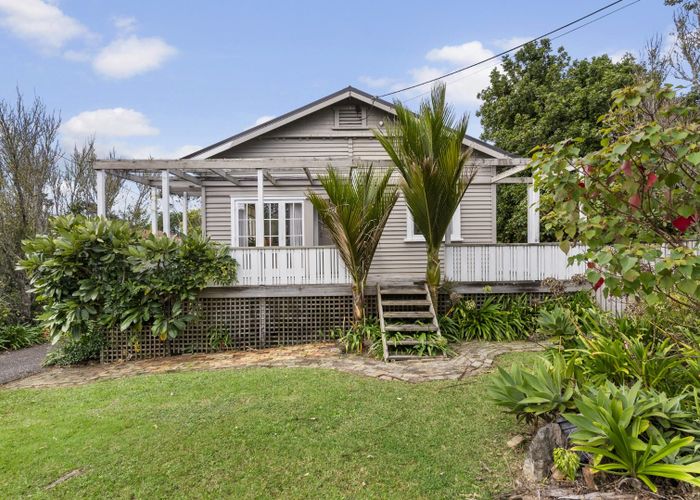  at 33A Roland Road, Greenhithe, North Shore City, Auckland