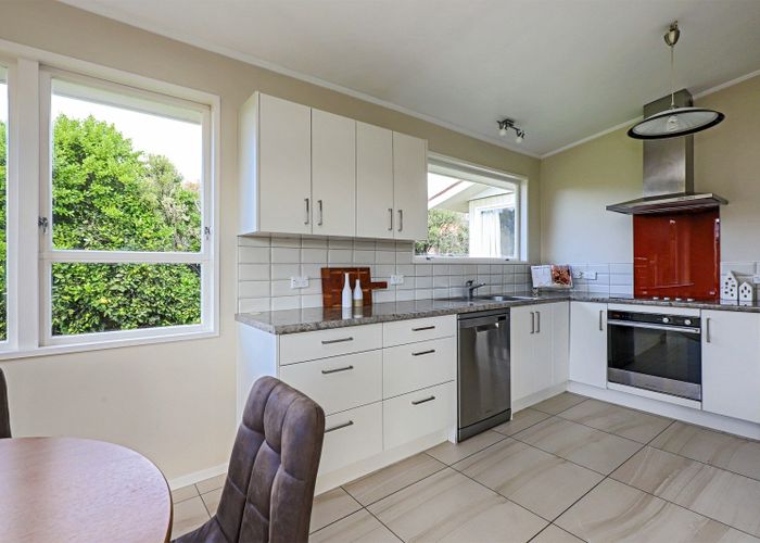  at 6 Roskilda Crescent, Taradale, Napier
