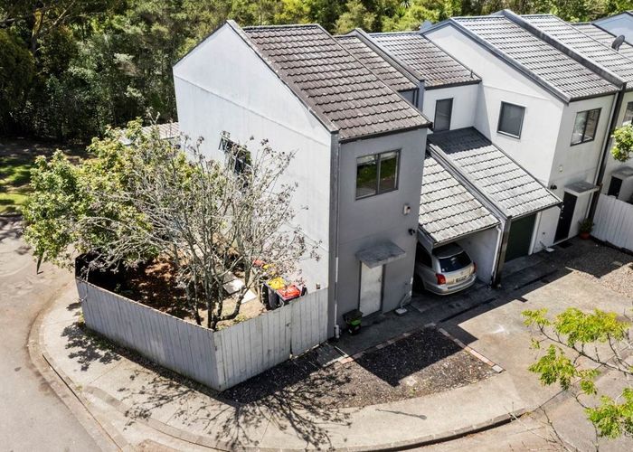  at 17 Sun Place, Henderson, Auckland