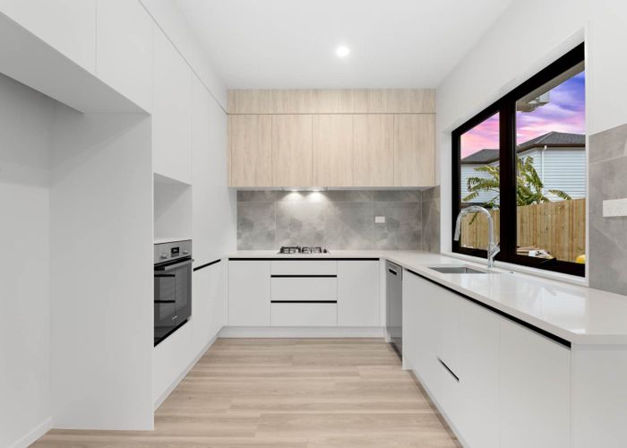  at 4/90 Moire Road, Massey, Waitakere City, Auckland