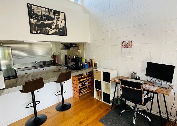  at 2/289 Glenfield Road, Glenfield, North Shore City, Auckland