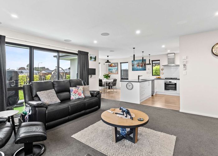  at 6 Clegg Street, Woodend, Woodend