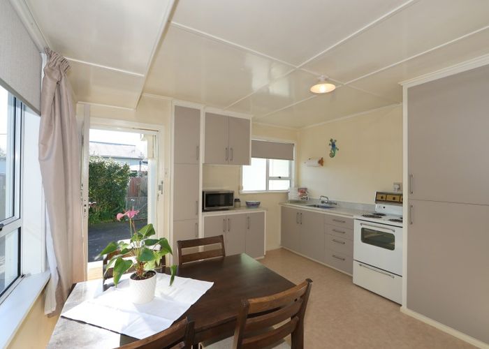  at 32 Mill Road, Clive, Clive