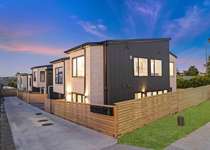  at 98A Royal Road, Massey, Waitakere City, Auckland