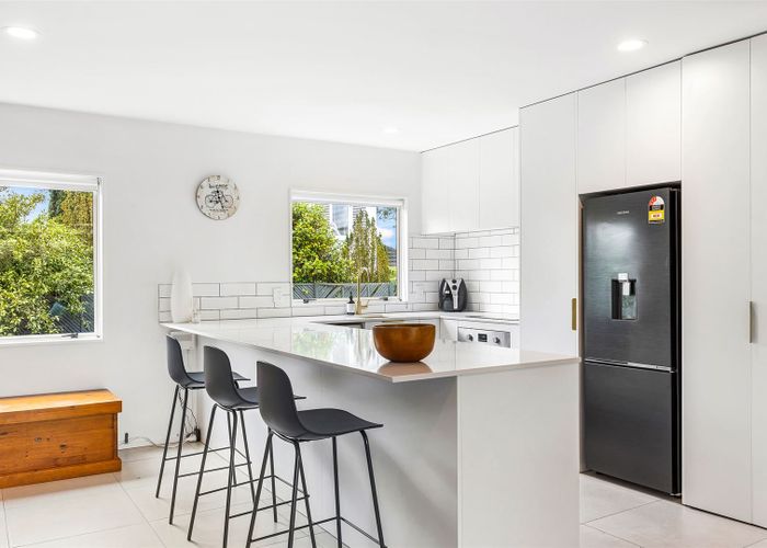  at 2/100 Rossall Street, Merivale, Christchurch