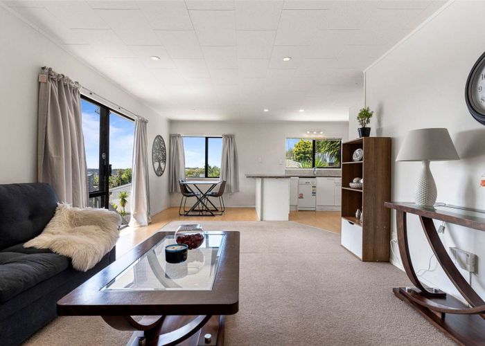  at 19A Exeter Place, Unsworth Heights, North Shore City, Auckland