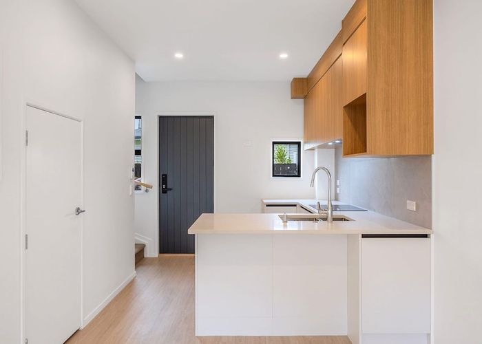  at 14/128 Onewa Road, Northcote, North Shore City, Auckland