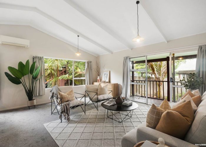  at 1/20 Wirihana Road, Titirangi, Waitakere City, Auckland