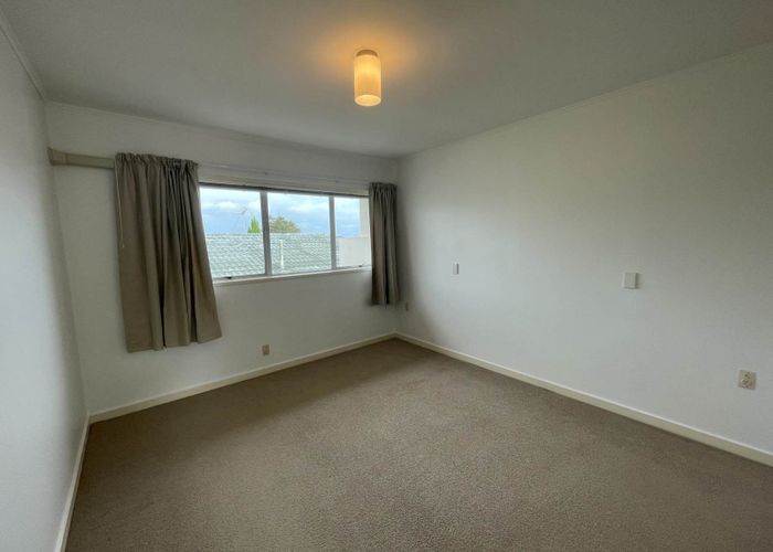  at 8/690 Pakuranga Road, Howick, Manukau City, Auckland
