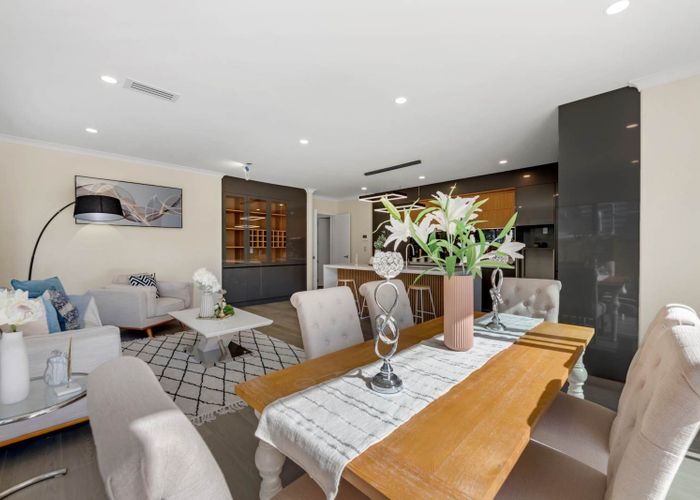  at 6  Knockanara Drive, Flat Bush, Manukau City, Auckland