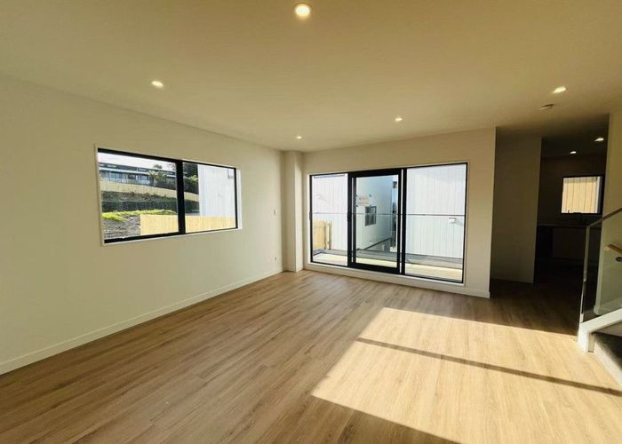  at 21 Monstedt Terrace, Windsor Park, North Shore City, Auckland