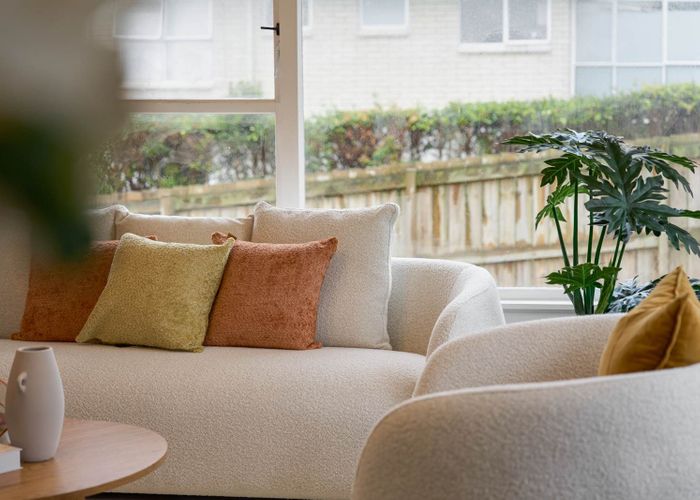  at 2/40 Cheval Drive, Totara Vale, North Shore City, Auckland