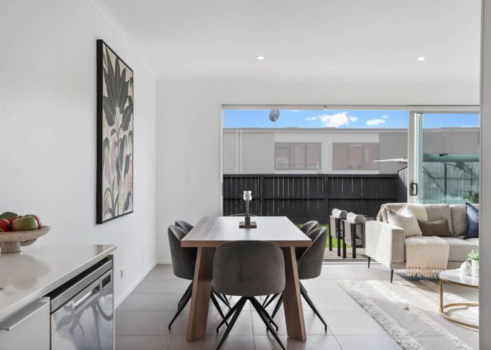  at 40 Vincent McGrath Crescent, Swanson, Auckland