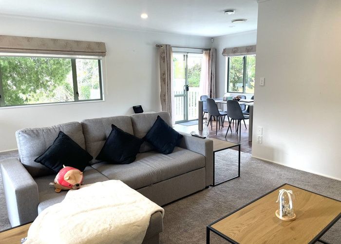  at 2/6 Seaview Avenue, Northcote, North Shore City, Auckland