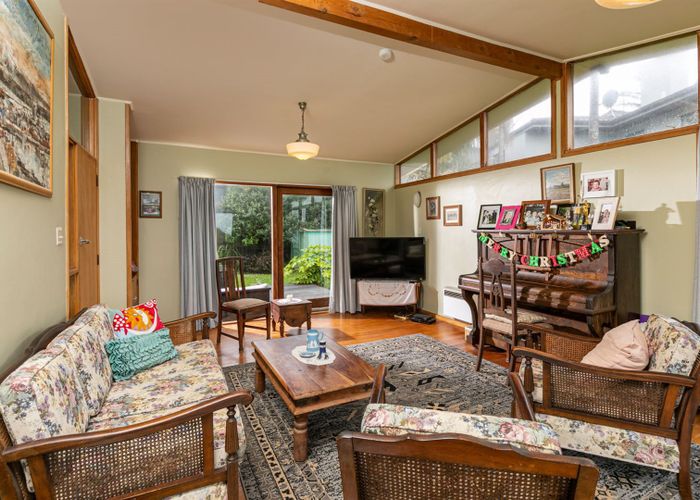  at 43 Rock Isle Road, Torbay, Auckland