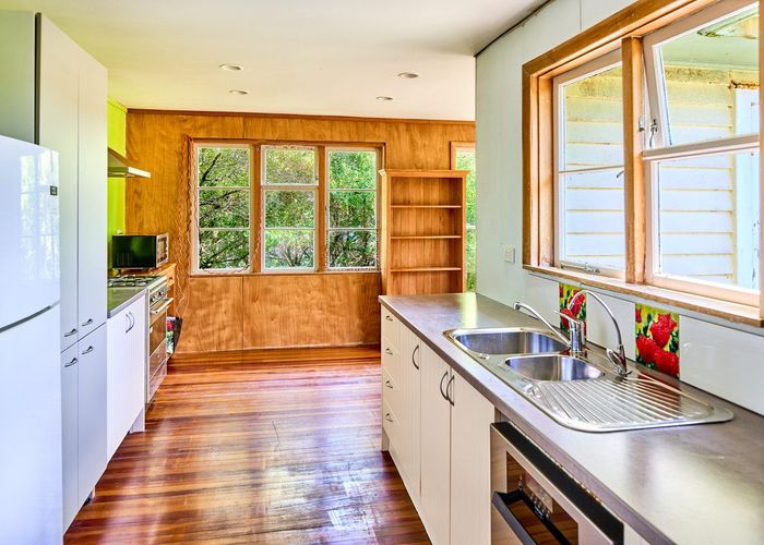  at 16 Walker Avenue, Paremata, Porirua