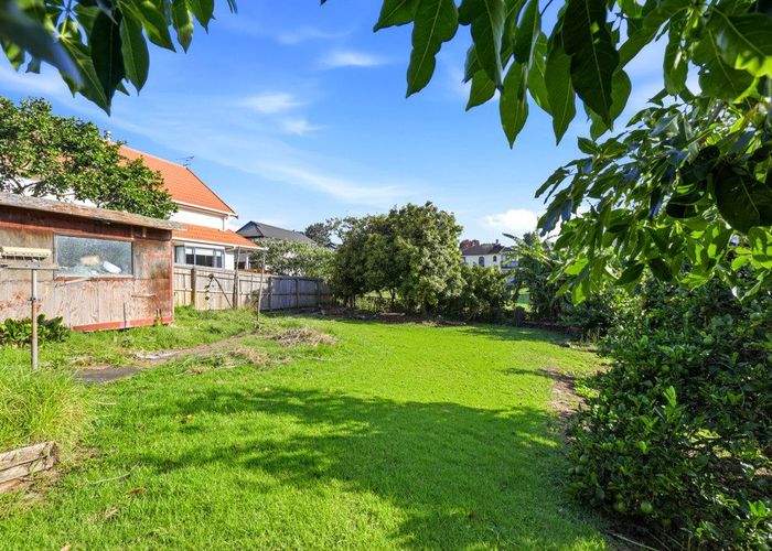  at 7 Hamlin Road, Mount Wellington, Auckland City, Auckland