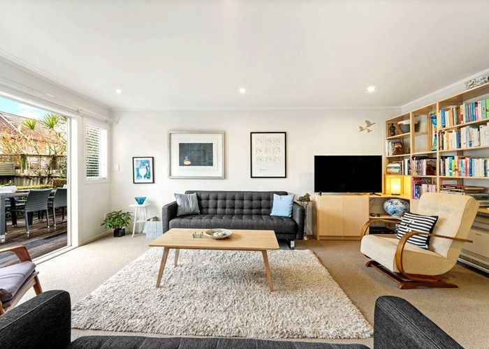  at 2/13 Patterson Street, Sandringham, Auckland