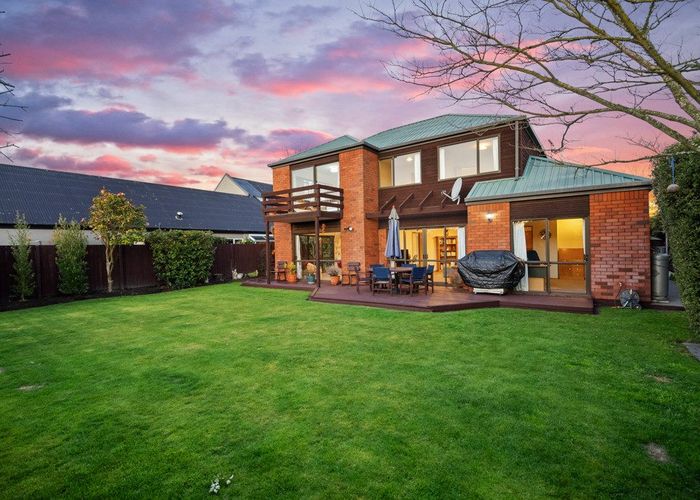  at 18 Hatfield Place, Avonhead, Christchurch City, Canterbury
