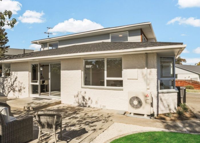  at 2/19 De Bloge Place, Burwood, Christchurch