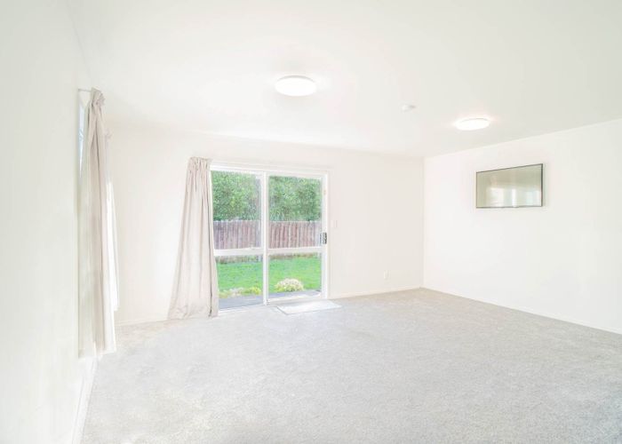  at 2/76 Mcannalley Street, Manurewa East, Manukau City, Auckland