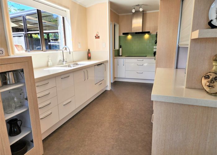  at 8 Oak Place, Whakatane