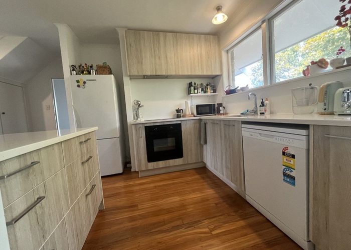  at 30 Martin Crescent (upstairs 4 bedrooms), Northcote, North Shore City, Auckland