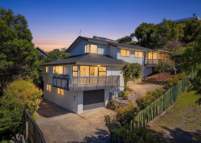  at 2 Seaford Place, Murrays Bay, North Shore City, Auckland