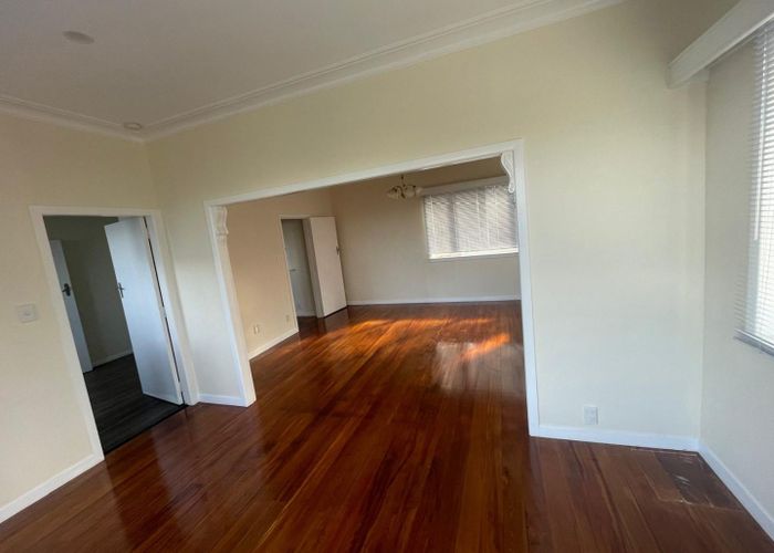  at 141 Glenfield Road, Glenfield, North Shore City, Auckland