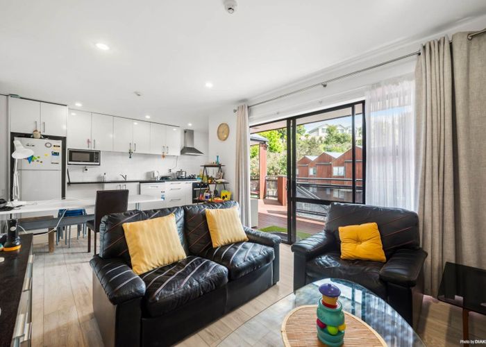 at 21/3 The Avenue, Albany, Auckland