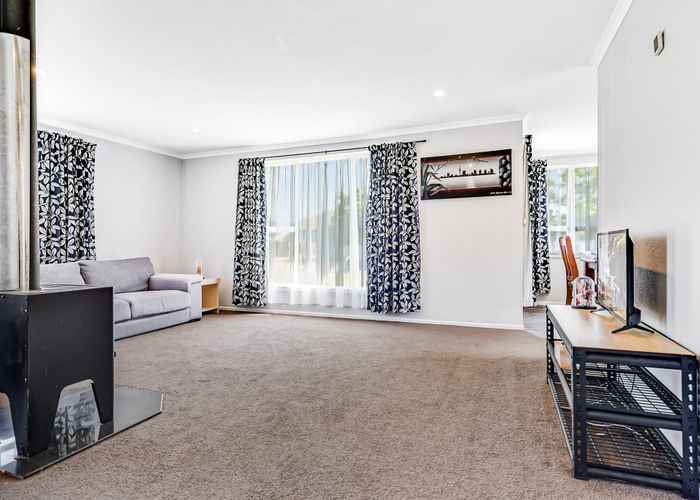  at 32 Slim Street, Bader, Hamilton
