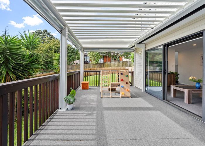  at 2/23 Ruawai Road, Mount Wellington, Auckland