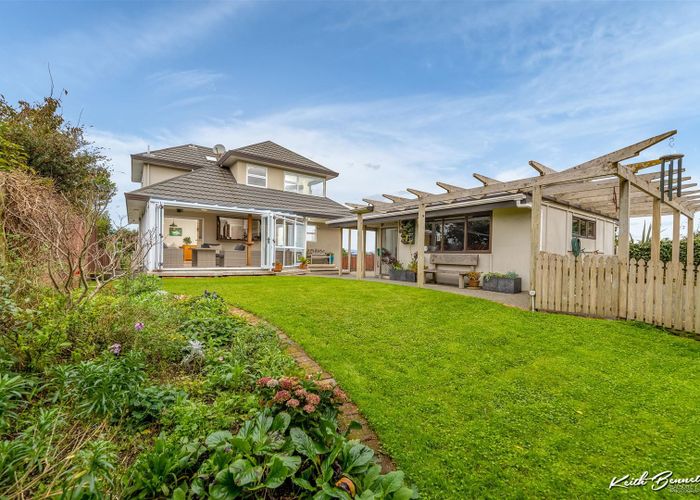  at 8 Te Whiti Grove, Korokoro, Lower Hutt