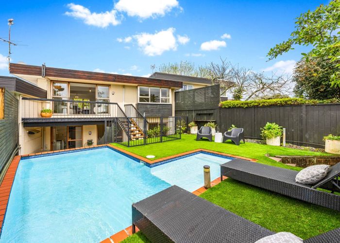  at 2/6 Penrhyn Road, Mount Eden, Auckland City, Auckland
