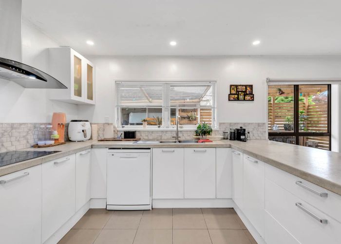  at 3 Rapley Place, Papatoetoe, Auckland
